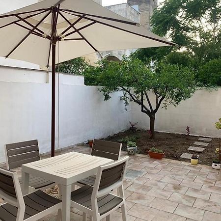 Origini - Apartment With Private Garden Lecce Luaran gambar
