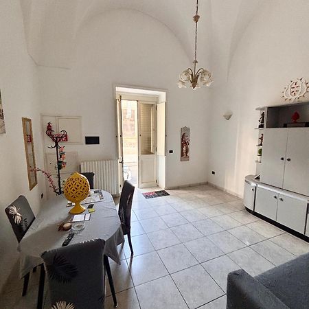 Origini - Apartment With Private Garden Lecce Luaran gambar
