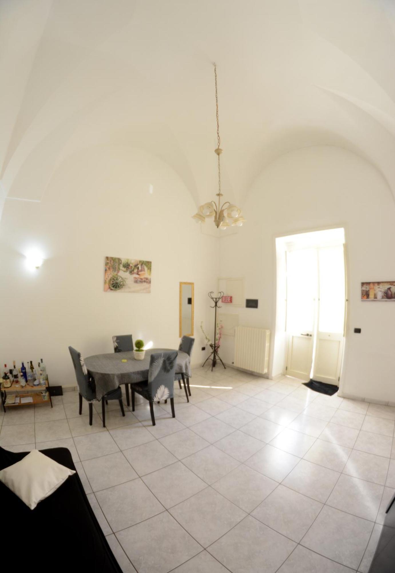 Origini - Apartment With Private Garden Lecce Luaran gambar
