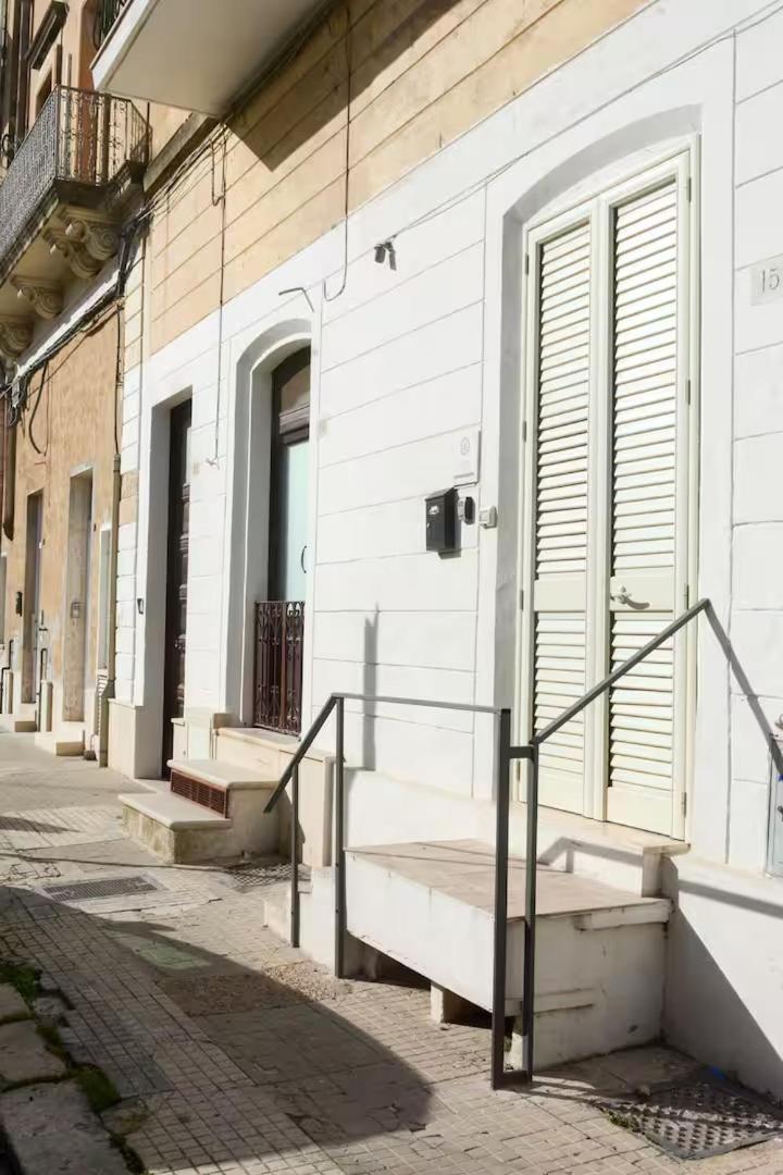 Origini - Apartment With Private Garden Lecce Luaran gambar